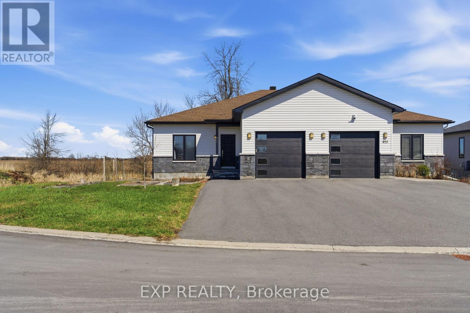 451 Lancaster Lane, North Dundas, Ontario  K0C 2K0 - Photo 2 - X13177150