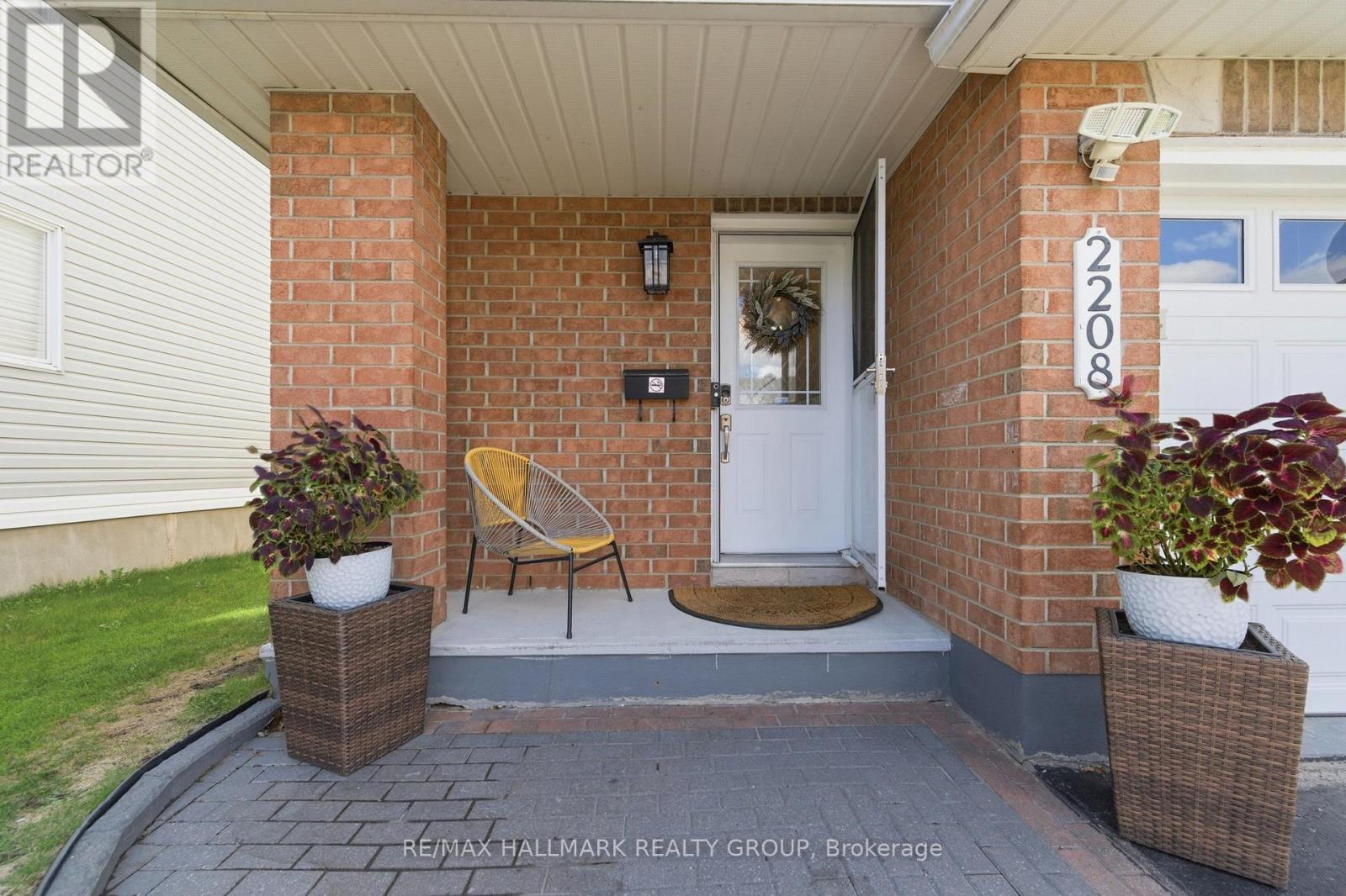 2208 Brockstone Crescent, Ottawa, Ontario  K4A 4V4 - Photo 2 - X13177192
