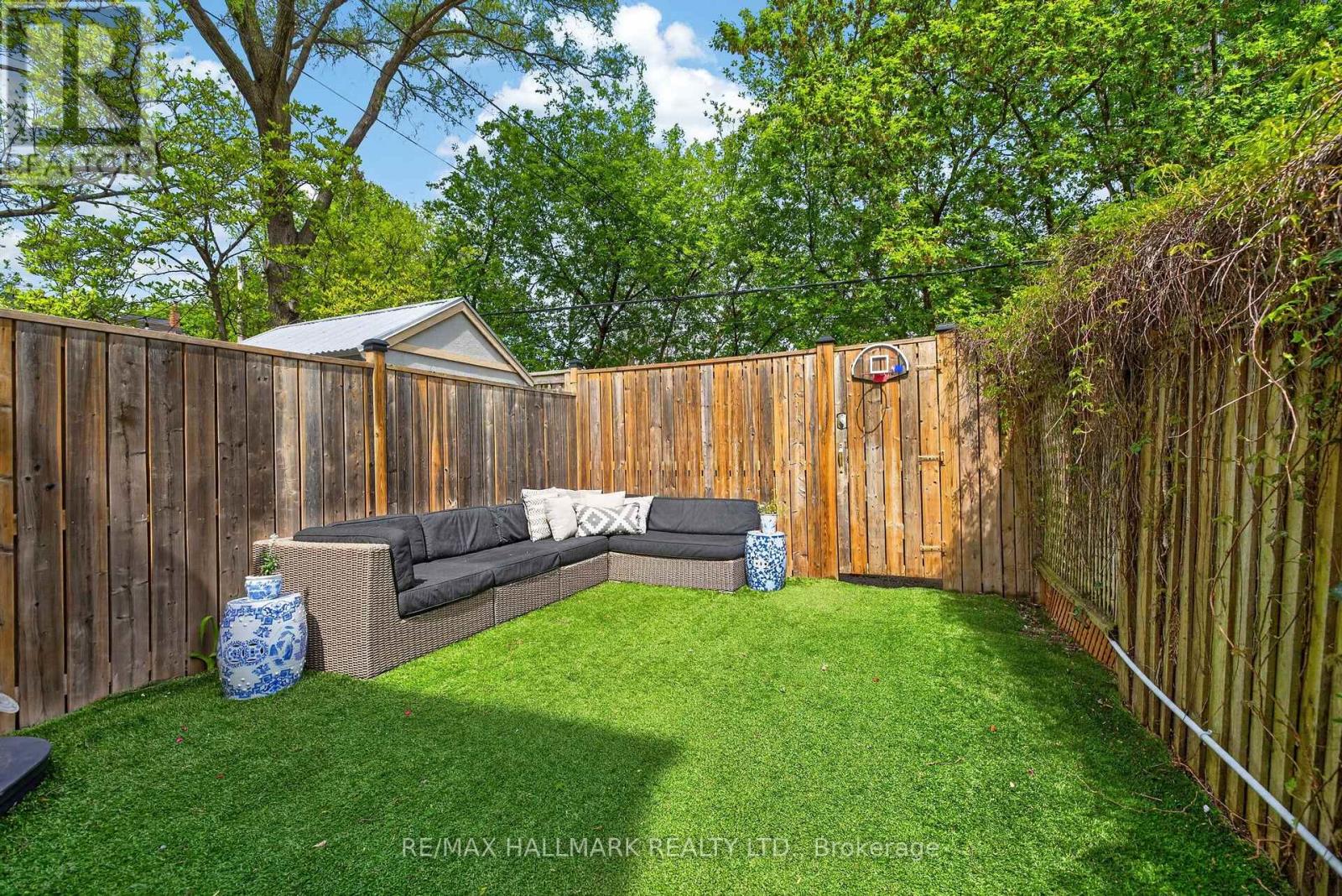 75 Tiverton Avenue, Toronto, Ontario  M4M 2M1 - Photo 21 - E13176582