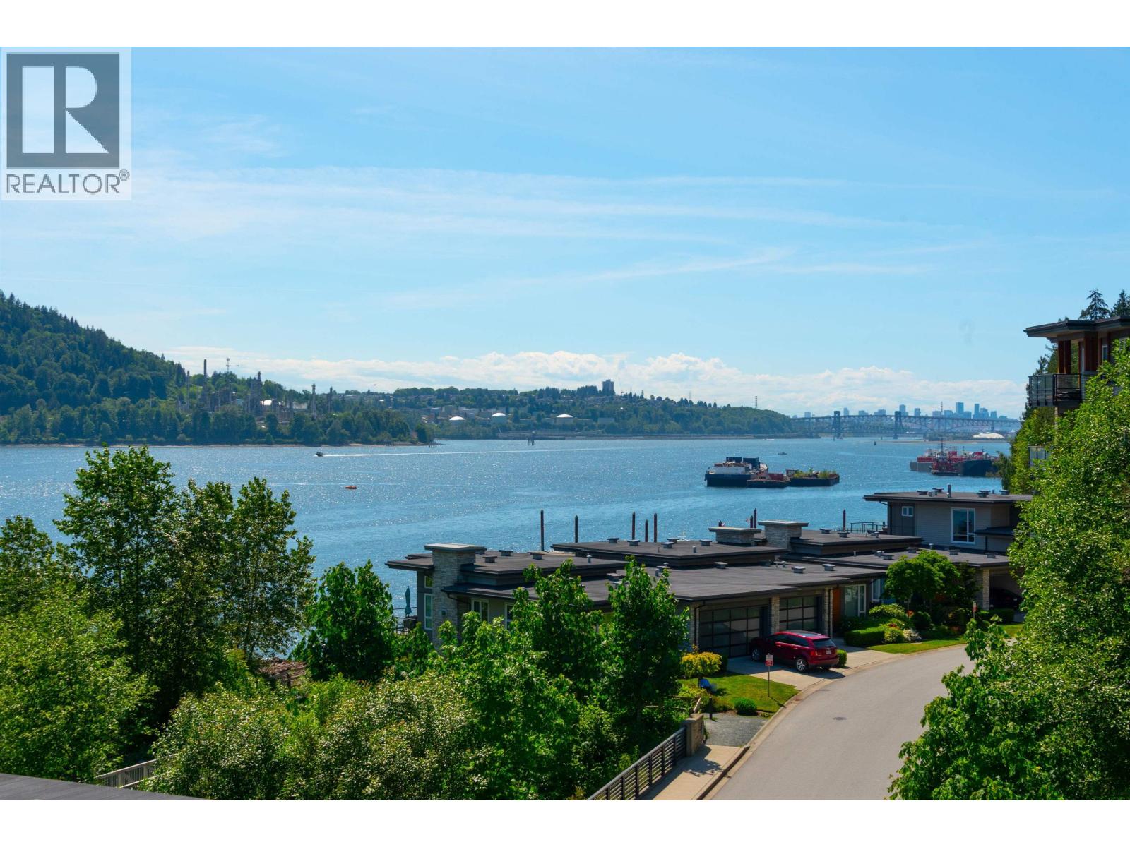 306 3873 Cates Landing Way, North Vancouver, British Columbia  V7G 0A6 - Photo 3 - R3128231