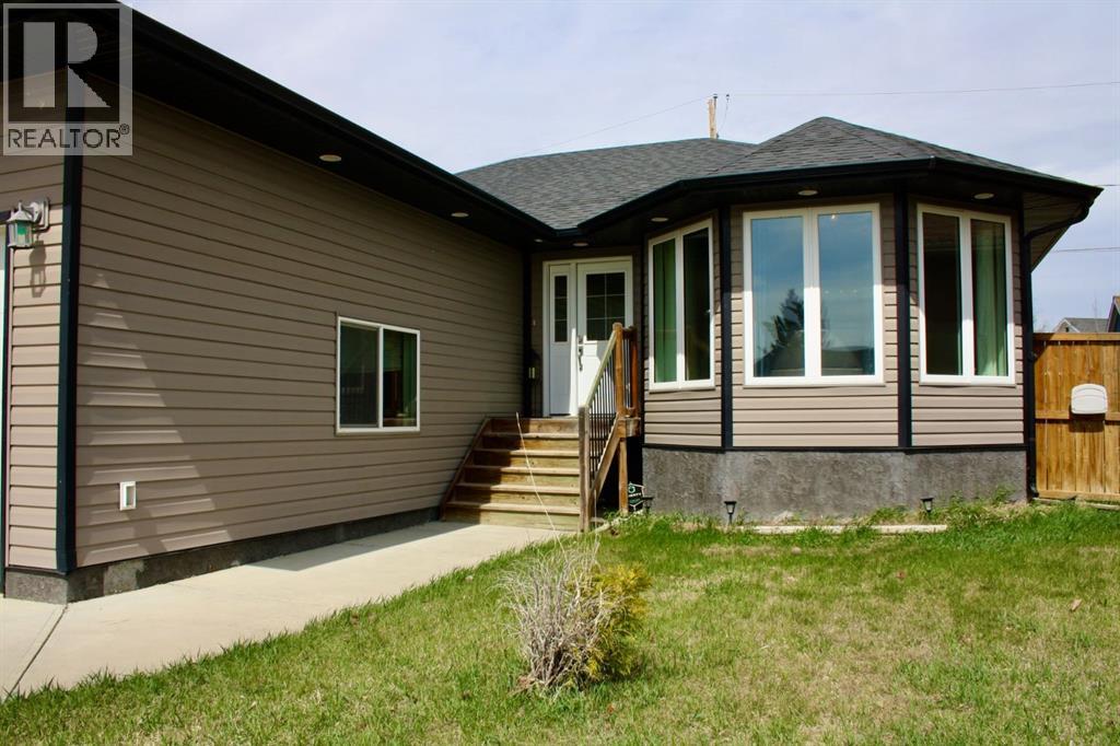 #37 Ball Place, Neilburg, Saskatchewan  S0M 2C0 - Photo 3 - A2311516