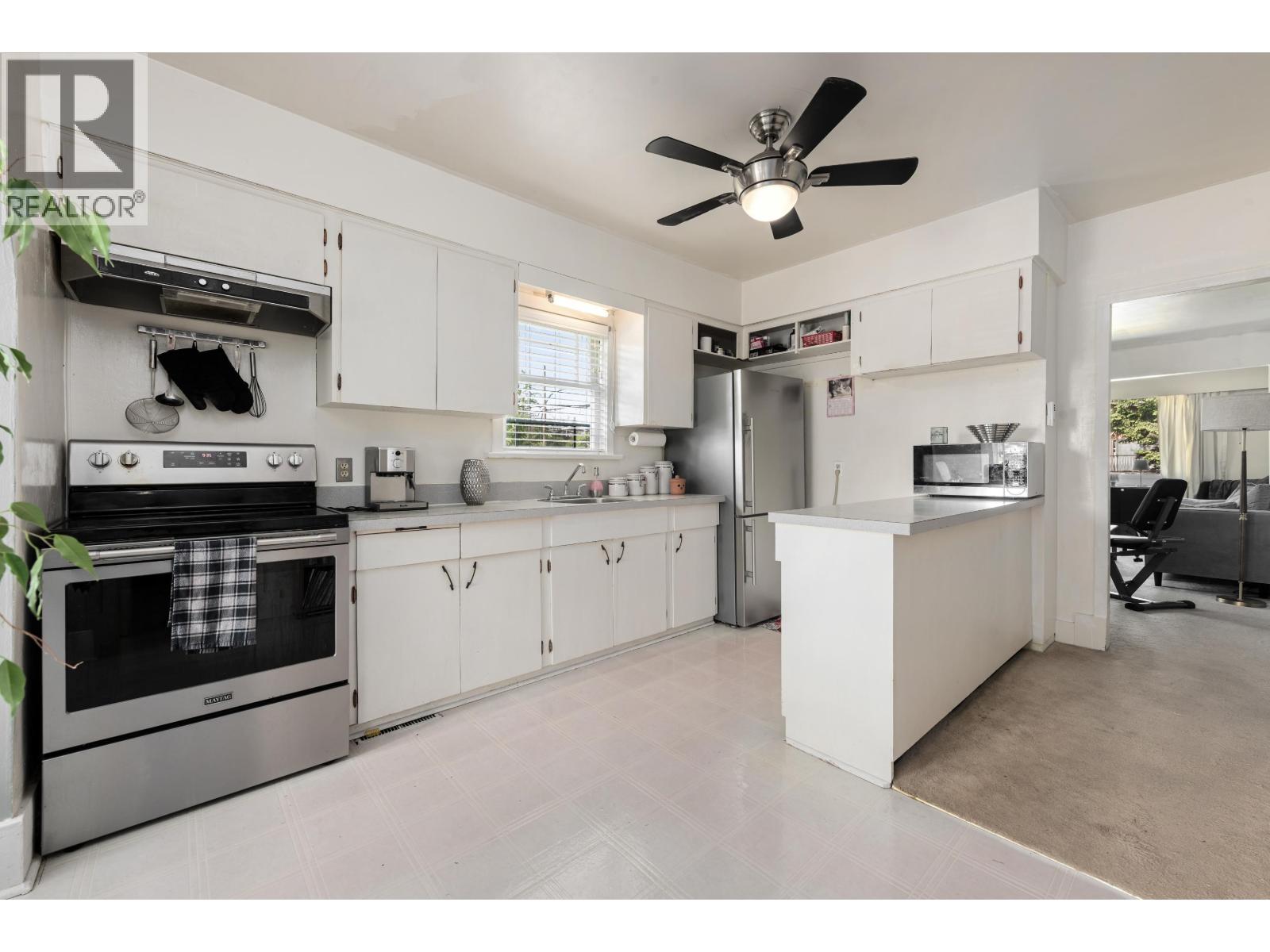 5282 Inman Avenue, Burnaby, British Columbia  V5H 3Y5 - Photo 10 - R3128218