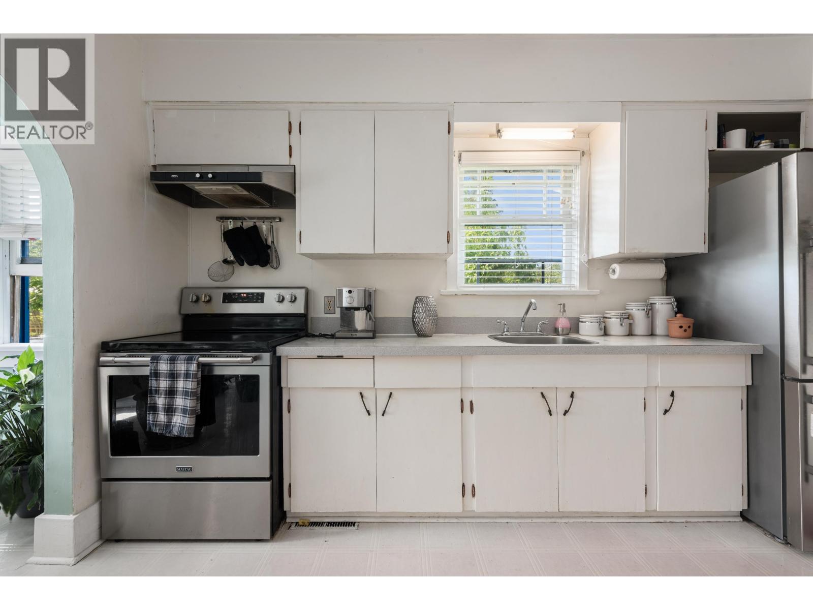 5282 Inman Avenue, Burnaby, British Columbia  V5H 3Y5 - Photo 11 - R3128218
