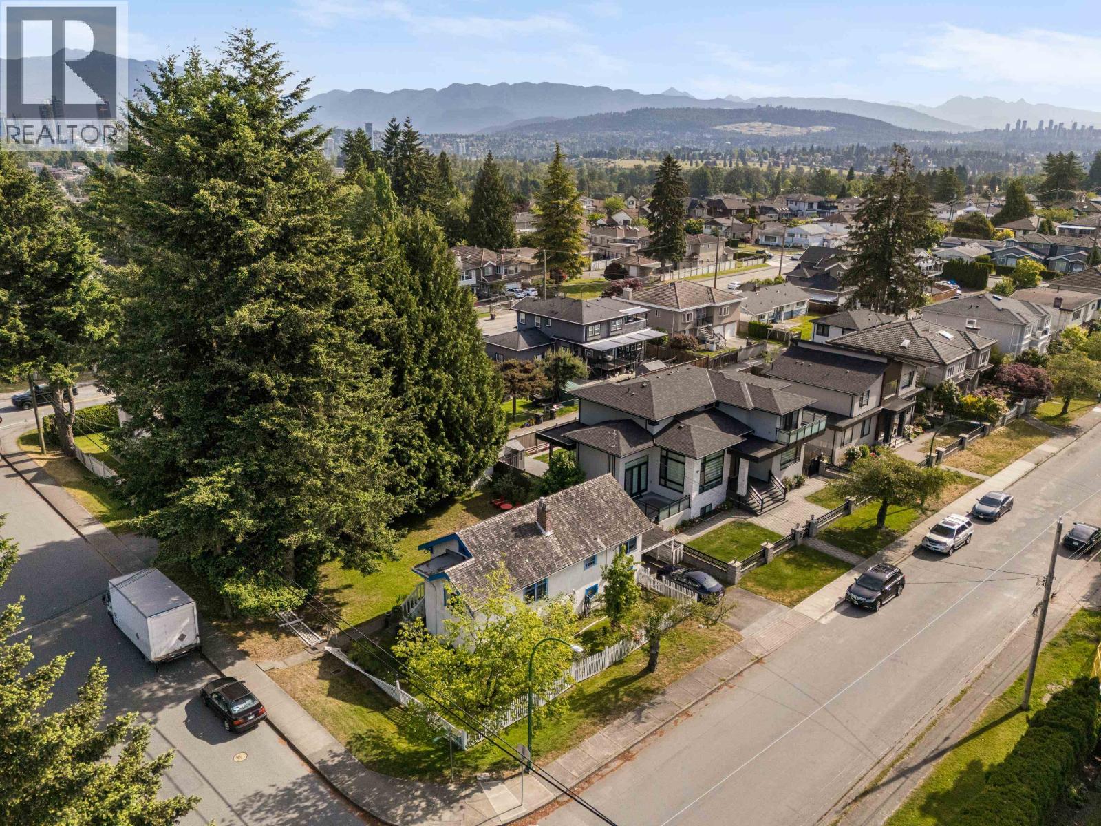 5282 Inman Avenue, Burnaby, British Columbia  V5H 3Y5 - Photo 2 - R3128218