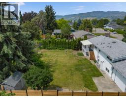 449 Barkley Road, Kelowna, British Columbia  V1W 1E4 - Photo 36 - 10389000