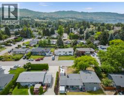449 Barkley Road, Kelowna, British Columbia  V1W 1E4 - Photo 38 - 10389000