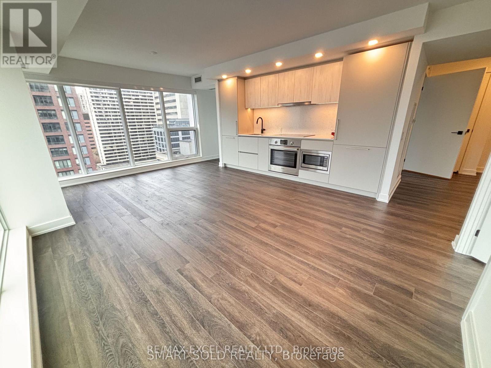 2402 - 609 Sherbourne Street, Toronto, Ontario  M4X 1K7 - Photo 5 - C13177106