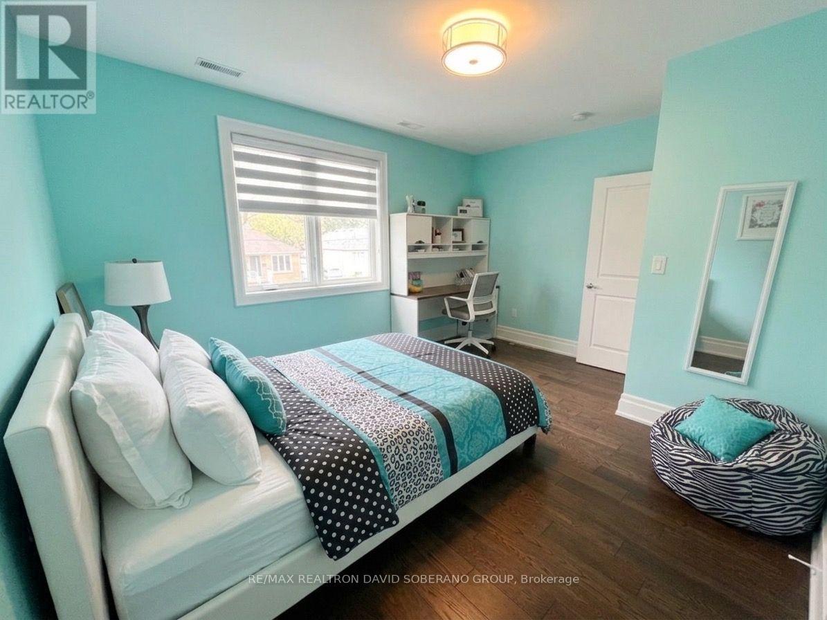 35 Bainbridge Avenue, Toronto, Ontario  M3H 2J8 - Photo 11 - C13177184