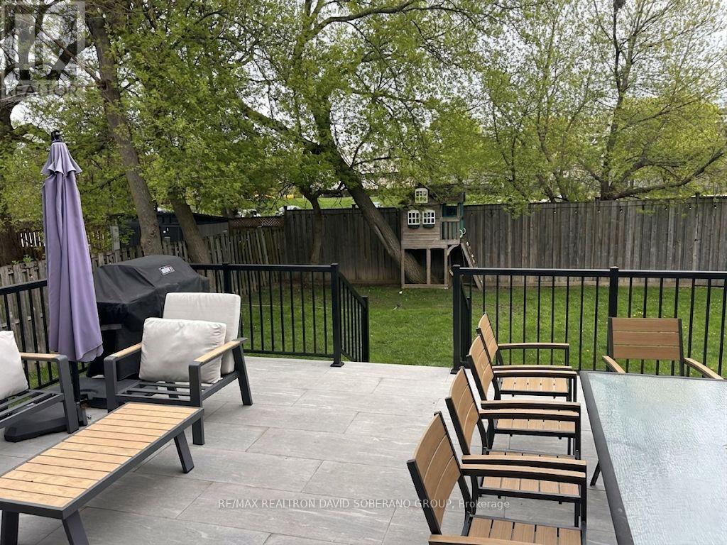 35 Bainbridge Avenue, Toronto, Ontario  M3H 2J8 - Photo 24 - C13177184