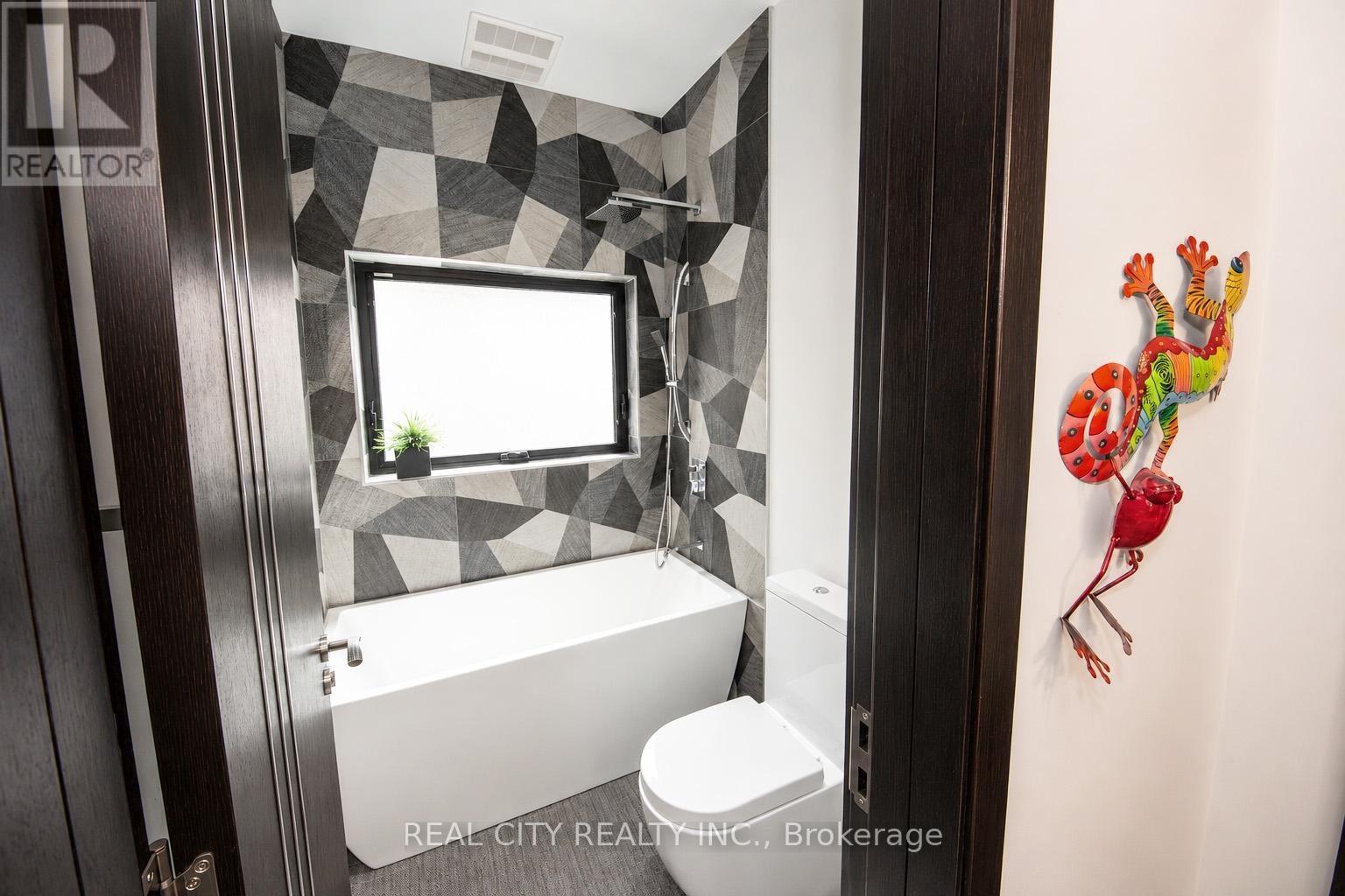 662 Byngmount Avenue, Mississauga, Ontario  L5G 1R4 - Photo 19 - W12786650