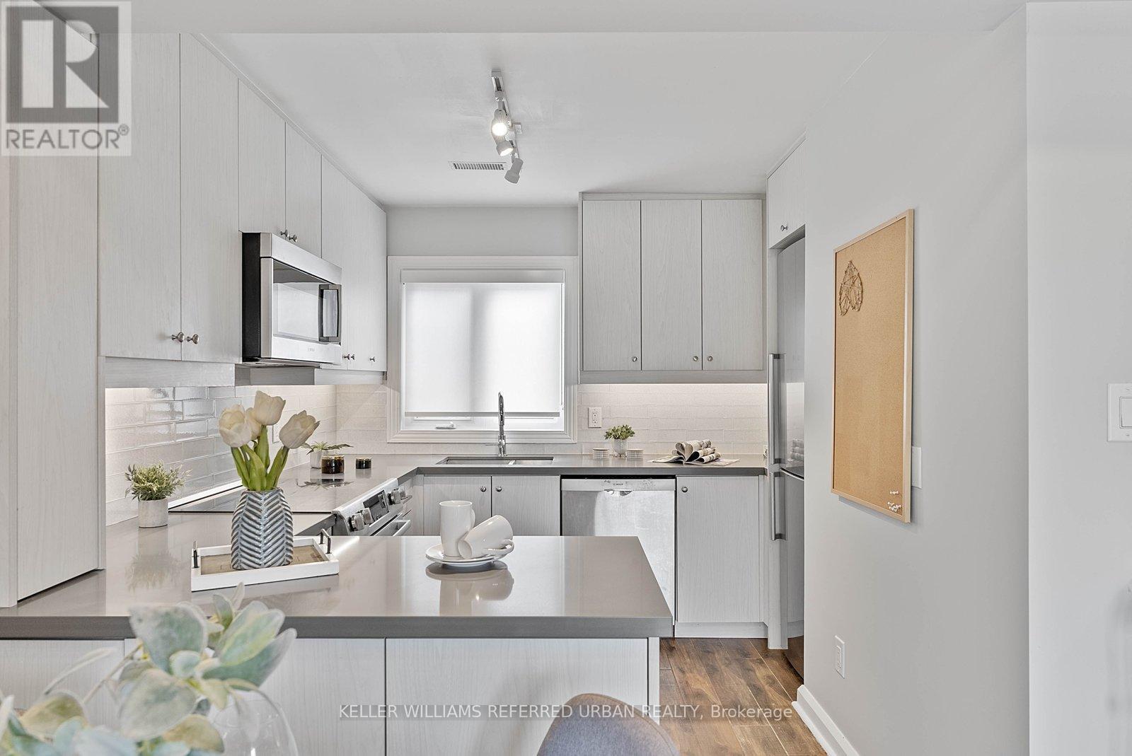 4 - 2 Withrow Avenue, Toronto, Ontario  M4K 1C9 - Photo 12 - E13177200
