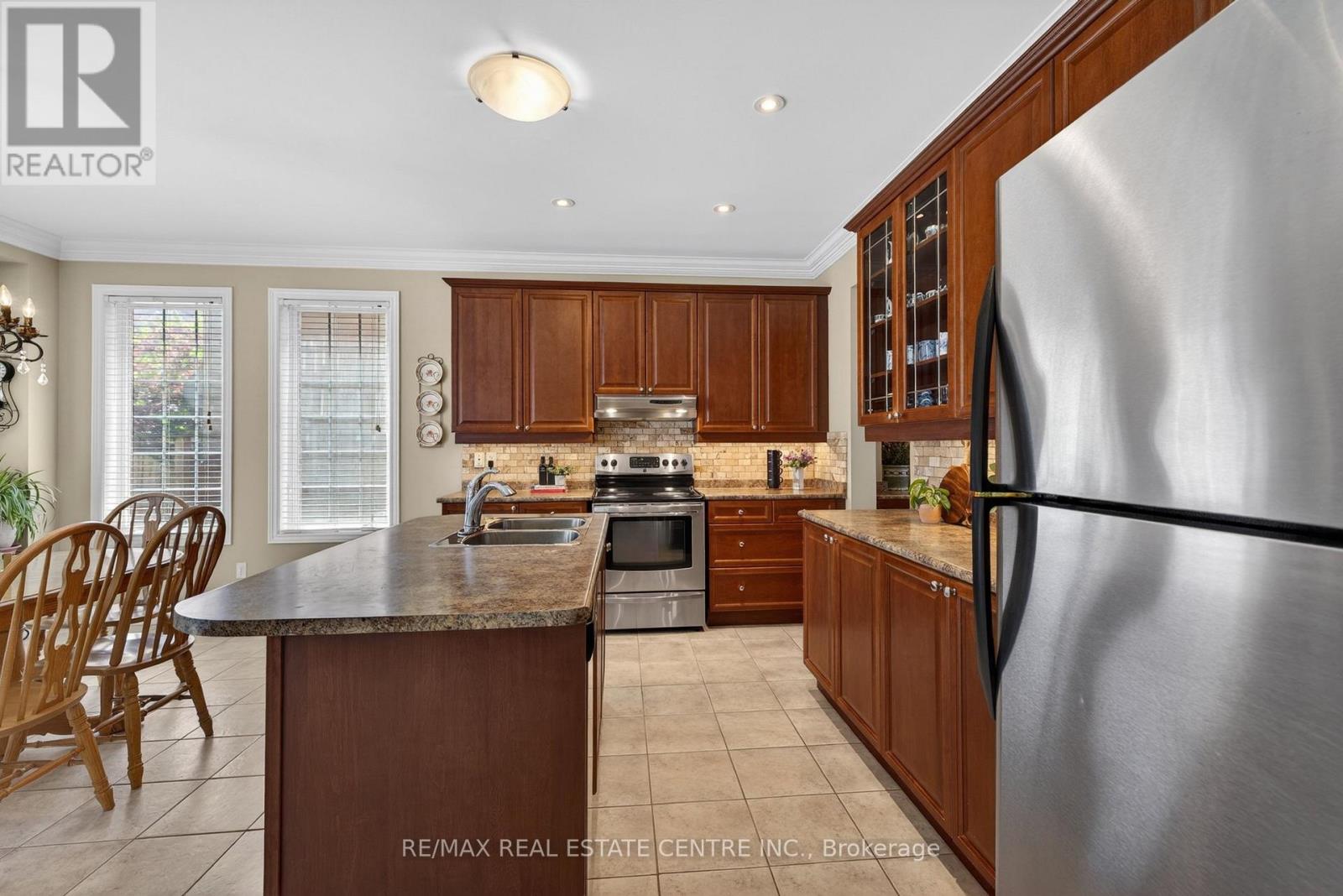 1022 Laidlaw Drive, Milton, Ontario  L9T 6R9 - Photo 15 - W13177118