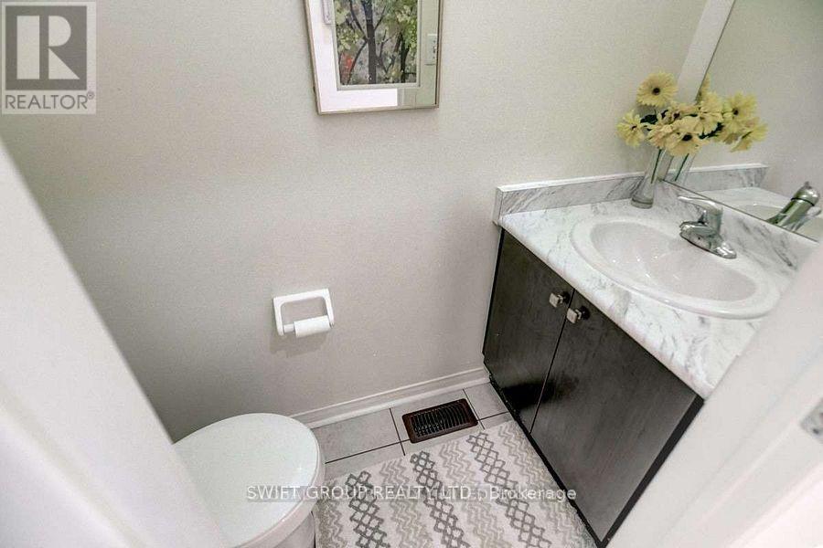 86 Checkerberry Crescent, Brampton, Ontario  L6R 3P7 - Photo 9 - W13177166