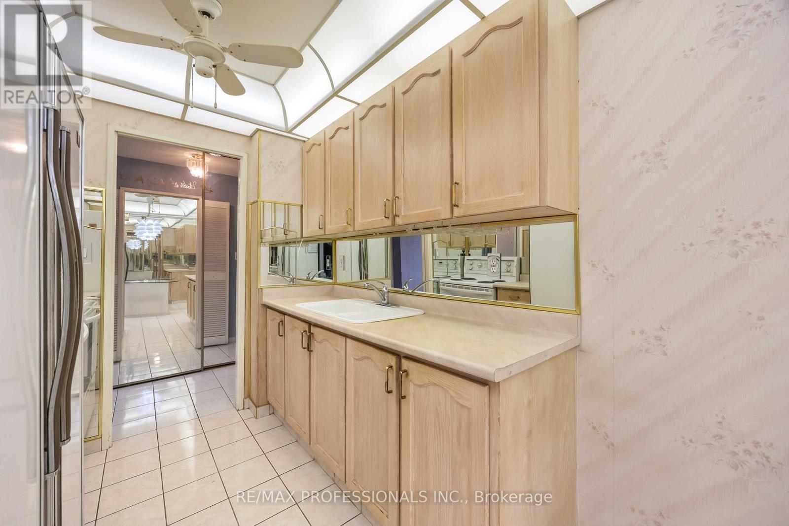 210 - 345 Driftwood Avenue, Toronto, Ontario  M3N 2P4 - Photo 9 - W13177198