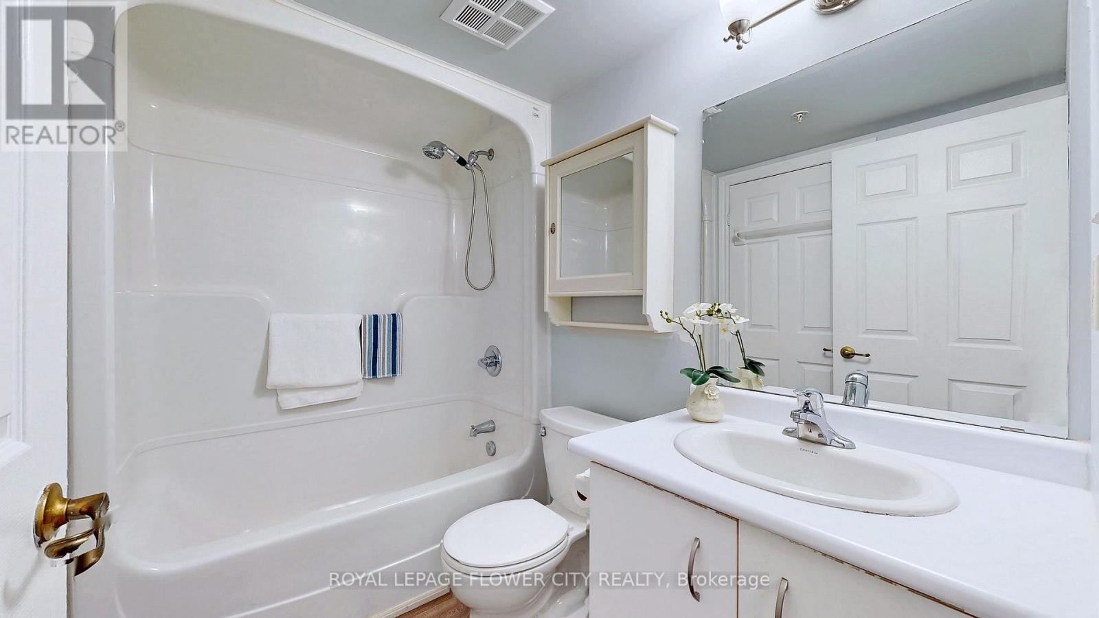 413 - 1480 Bishops Gate, Oakville, Ontario  L6M 4N4 - Photo 11 - W13177212