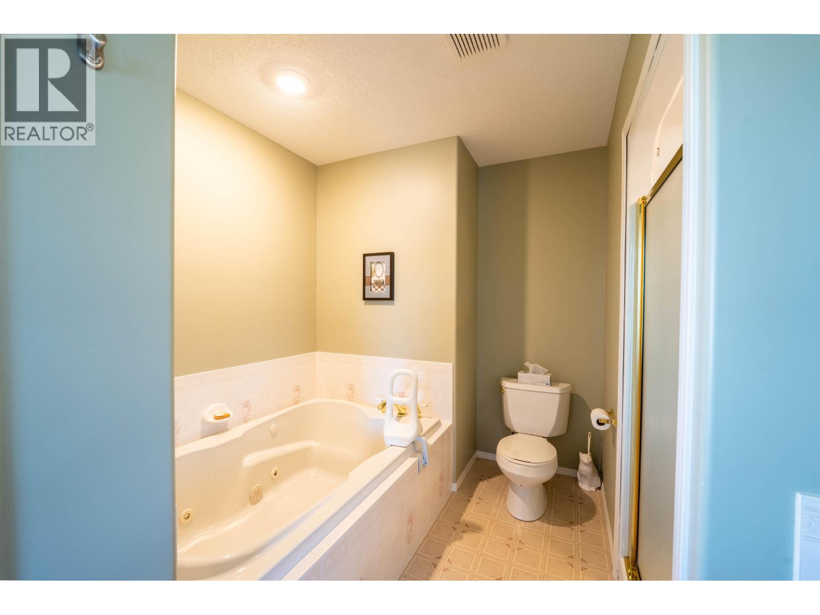 13499 Sunnyside Cove, Charlie Lake, British Columbia  V0C 1H0 - Photo 14 - R3128251
