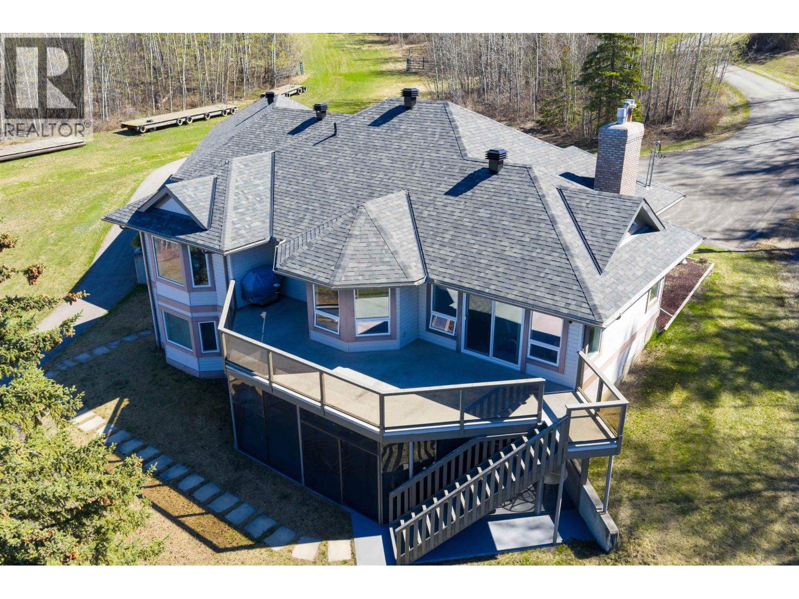 13499 Sunnyside Cove, Charlie Lake, British Columbia  V0C 1H0 - Photo 32 - R3128251