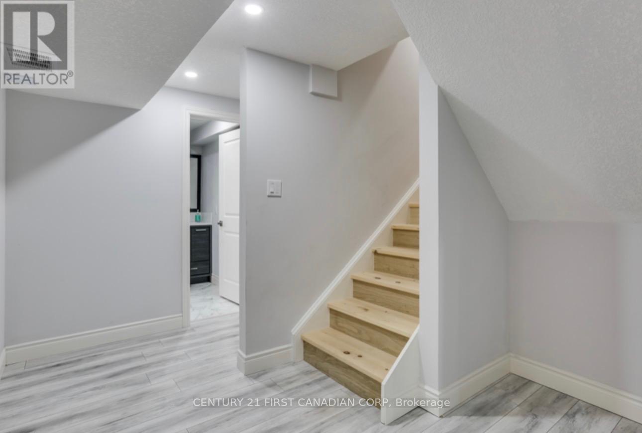 Lower - 3194 Morgan Avenue, London South (South W), Ontario  N6L 0B8 - Photo 2 - X13177224
