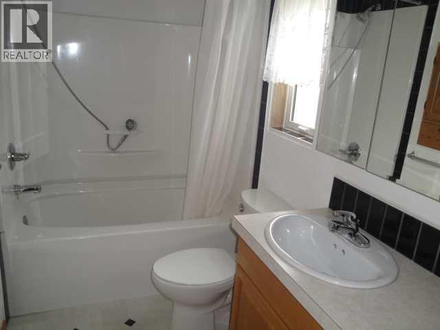 2921 29 Street S, Lethbridge, Alberta  T1K 6S7 - Photo 9 - A2314457