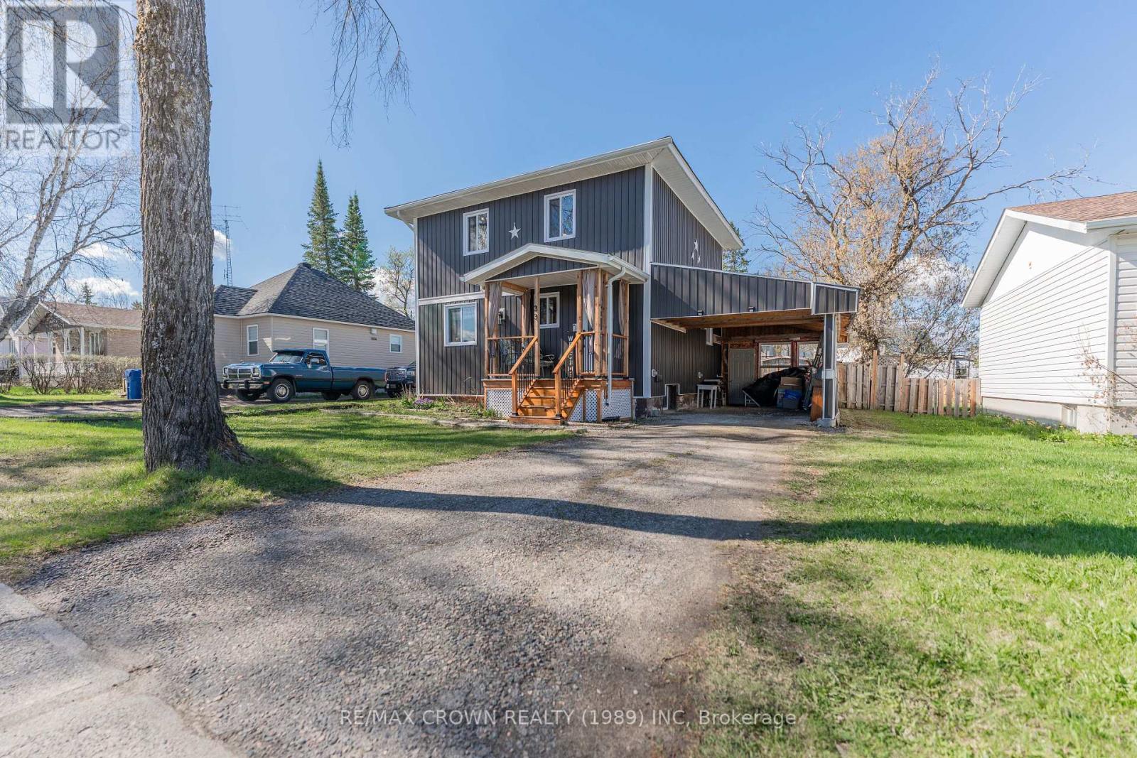 33 Dominion Avenue, Kapuskasing, Ontario  P5N 1N9 - Photo 1 - T13177376