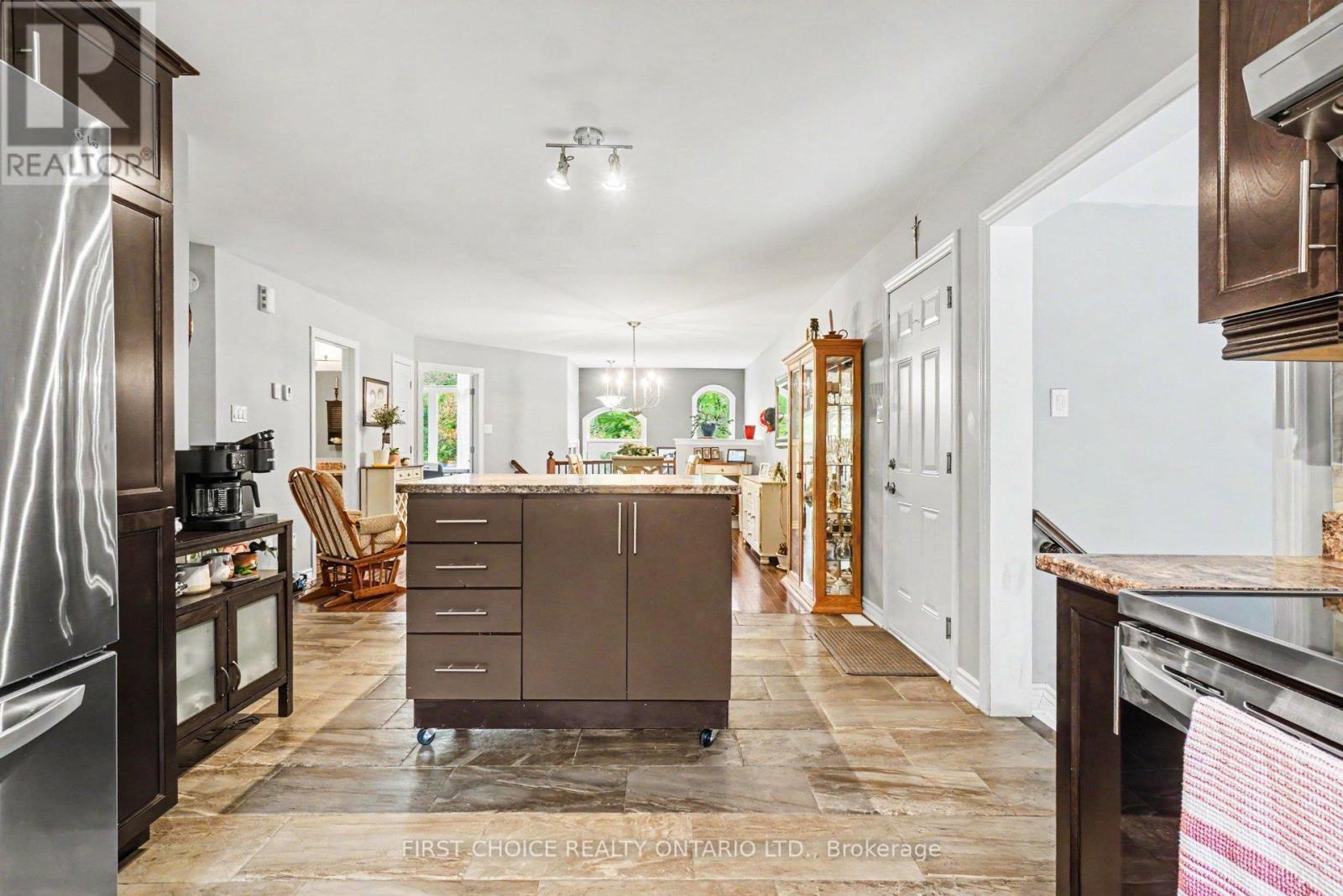 26 Hunter's Hollow, Clarence-Rockland, Ontario K4K 1K7 - Photo 4 - X13177260