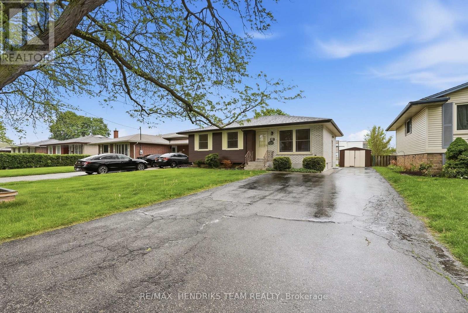 23 Crescentwood Drive, St. Catharines, Ontario  L2N 4K7 - Photo 2 - X13177346