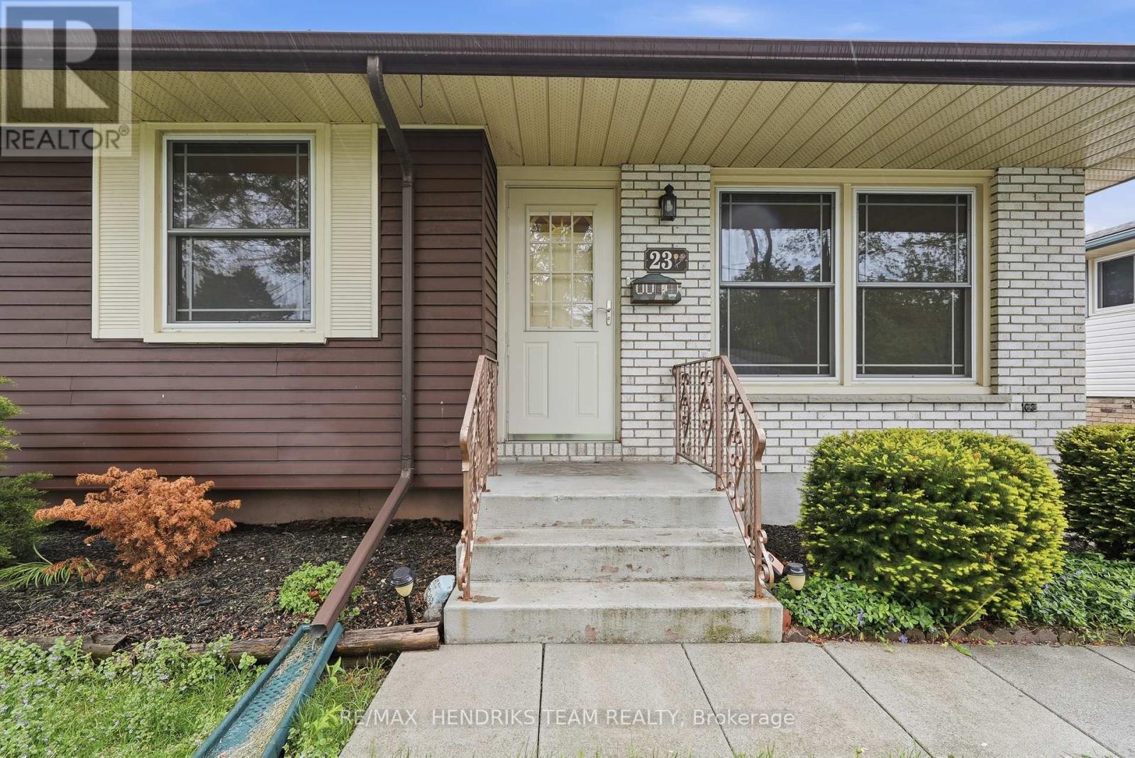 23 Crescentwood Drive, St. Catharines, Ontario  L2N 4K7 - Photo 6 - X13177346