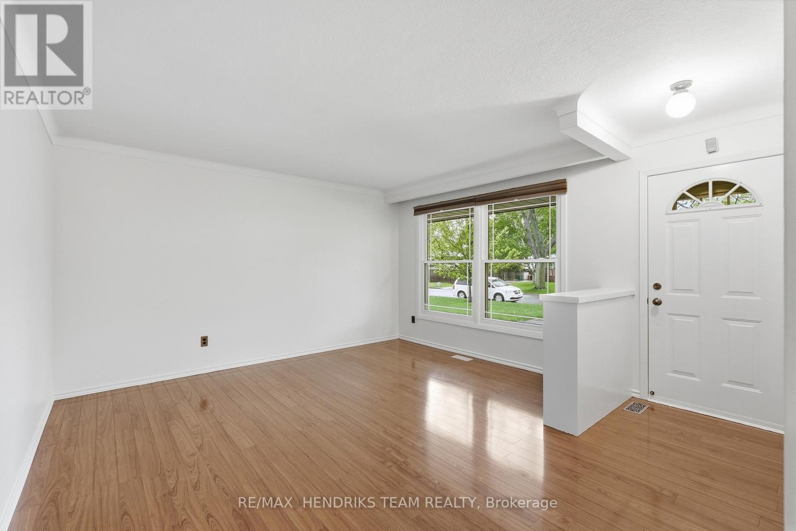 23 Crescentwood Drive, St. Catharines, Ontario  L2N 4K7 - Photo 8 - X13177346