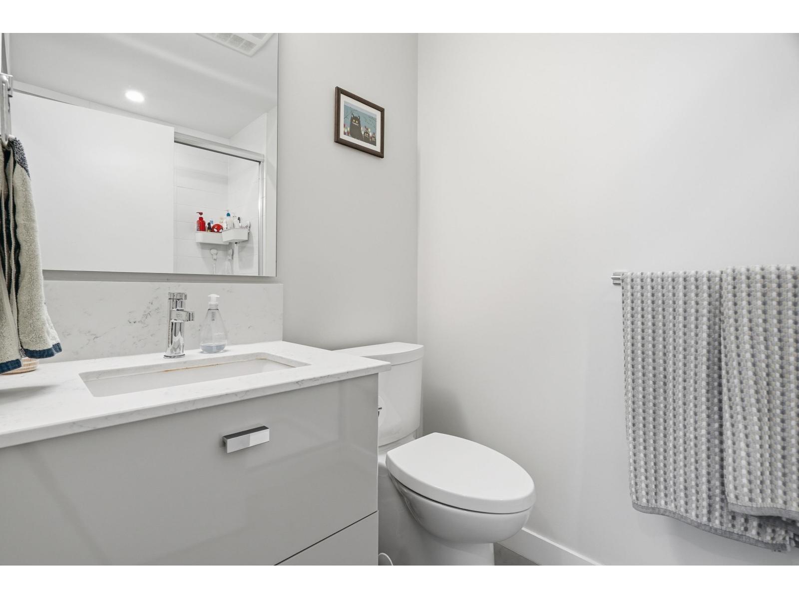 211 10838 Whalley Boulevard, Surrey, British Columbia  V3R 0G8 - Photo 11 - R3128016