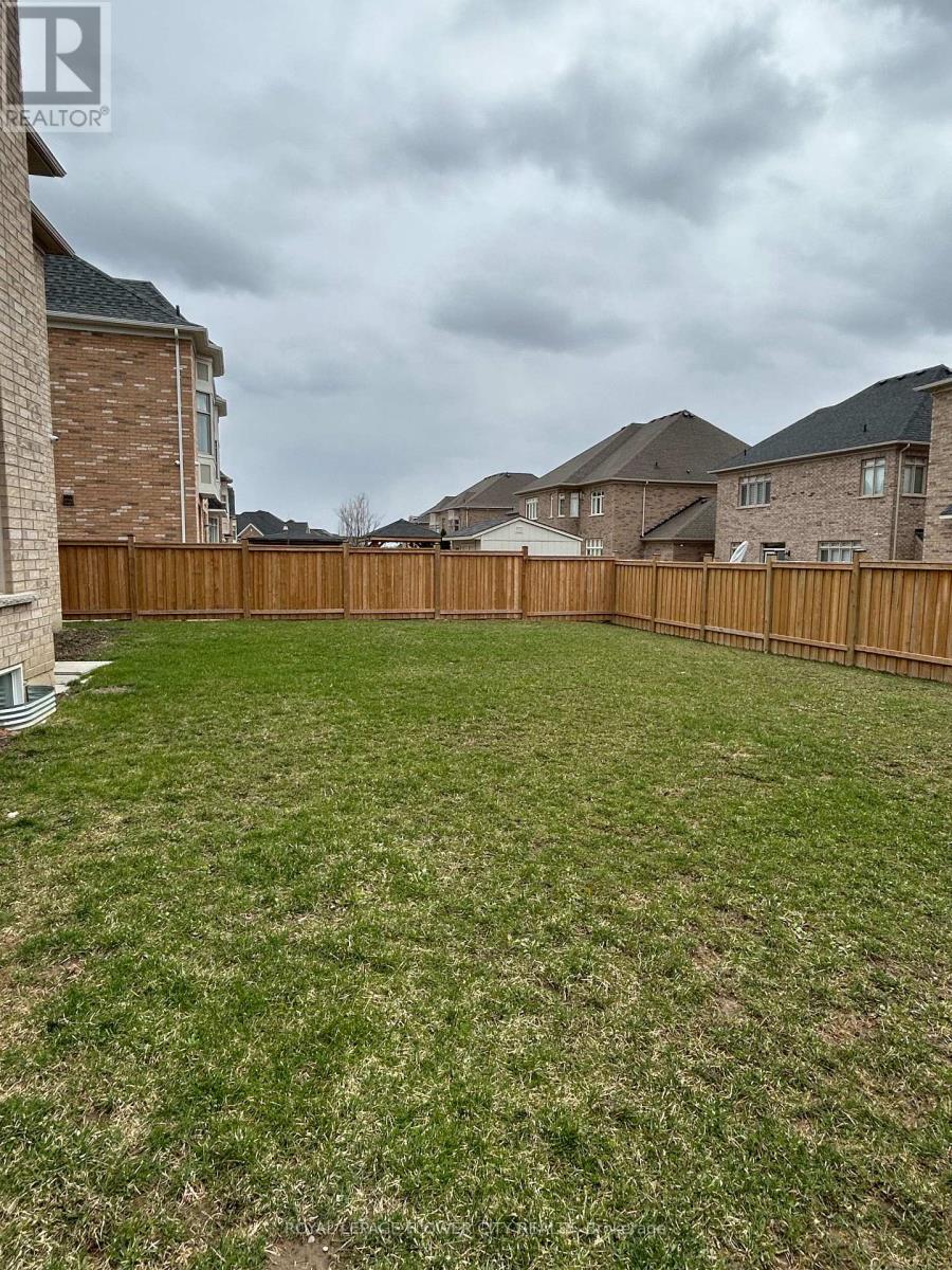29 Adamsville Road, Brampton, Ontario  L6X 1P3 - Photo 8 - W12945302