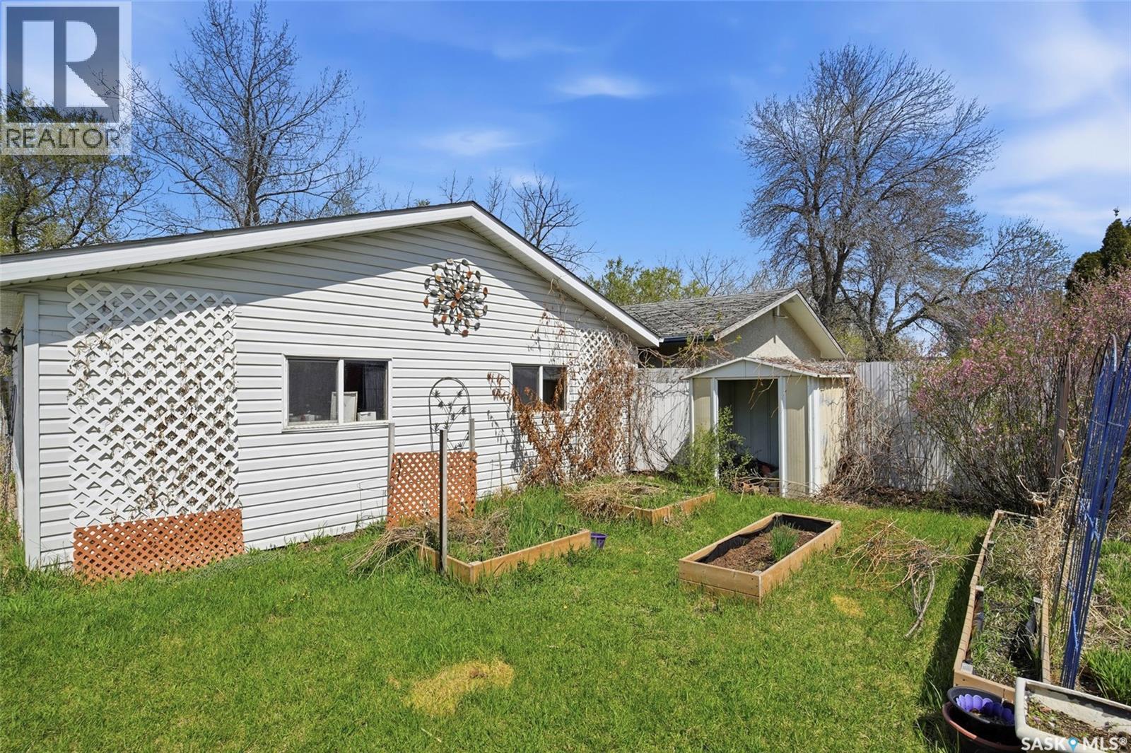 2122 37th Street W, Saskatoon, Saskatchewan  S7L 4E3 - Photo 30 - SK037207