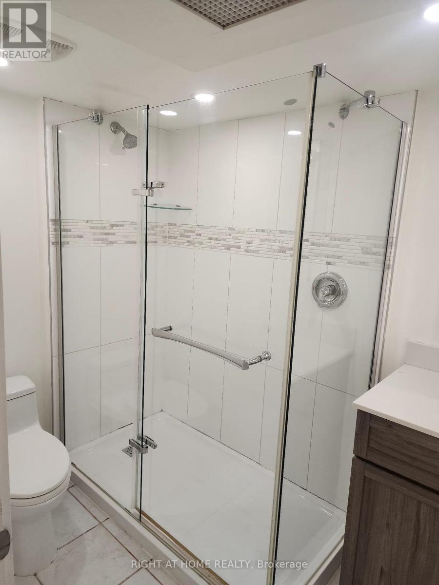 Unit B2 - 32 High Park Blvd Boulevard, Toronto, Ontario  M6R 1M7 - Photo 8 - W13155972