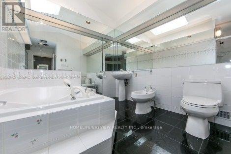 17 Royal Oak Drive, Toronto, Ontario  M3C 2M3 - Photo 13 - C13177242