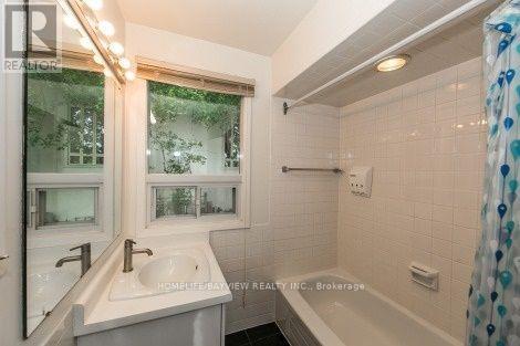 17 Royal Oak Drive, Toronto, Ontario  M3C 2M3 - Photo 15 - C13177242