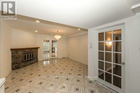 17 Royal Oak Drive, Toronto, Ontario  M3C 2M3 - Photo 7 - C13177242