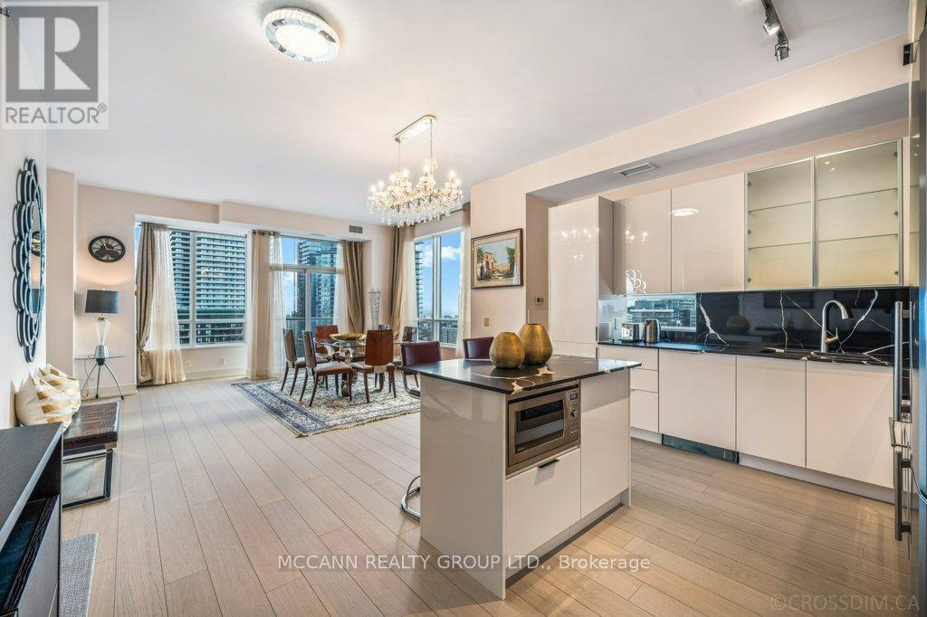 3302 - 21 Balmuto Street, Toronto, Ontario  M4Y 1W4 - Photo 4 - C13177298