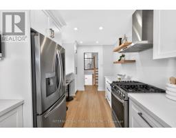 26 DELLBROOK CRESCENT, Toronto, Ontario