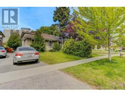 117 DOLLY VARDEN BOULEVARD, Toronto, Ontario