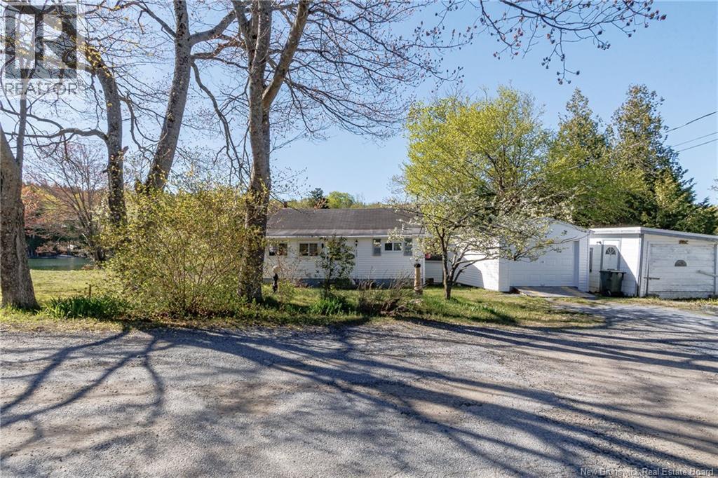 209 Crawford, Saint John, New Brunswick  E2N 1K8 - Photo 3 - NB140251