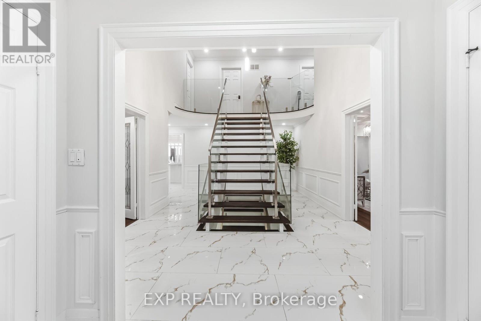 265 Wycliffe Avenue, Vaughan, Ontario  L4L 3N7 - Photo 5 - N13177262
