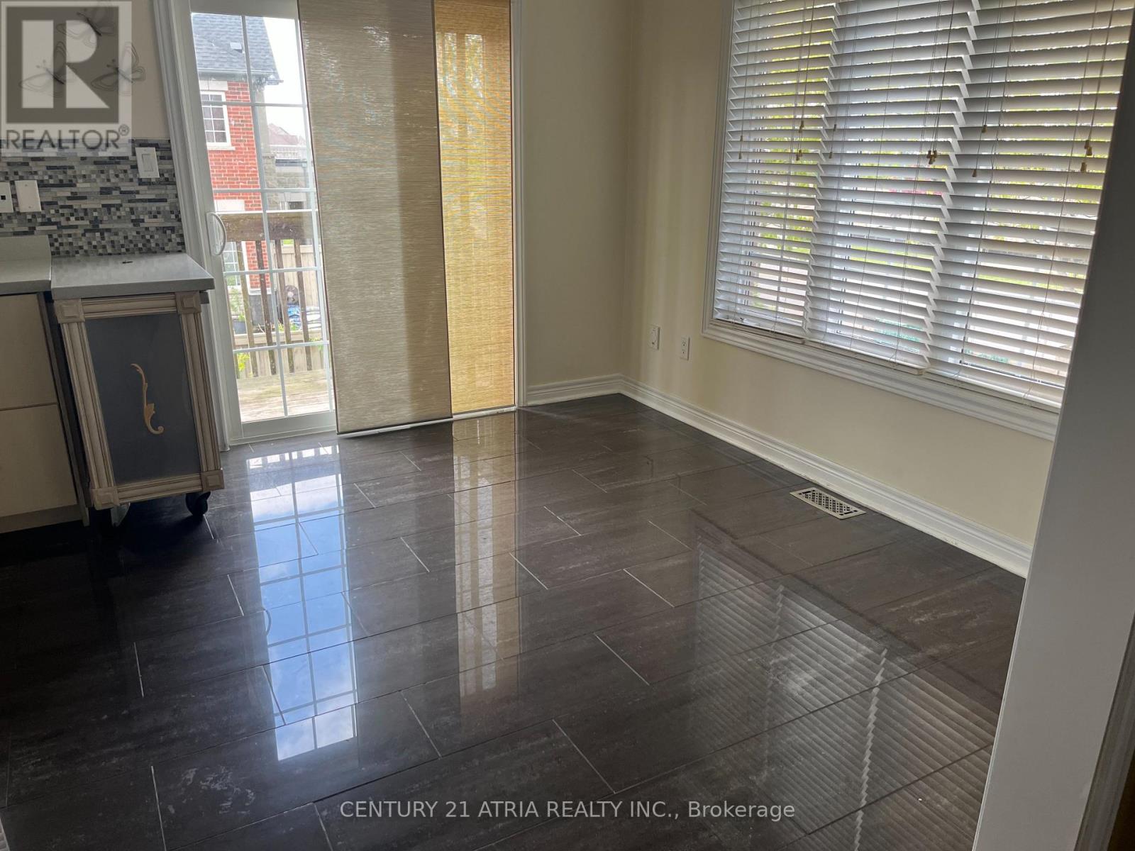 209 District Avenue, Vaughan, Ontario  L6A 0Y5 - Photo 13 - N13177276