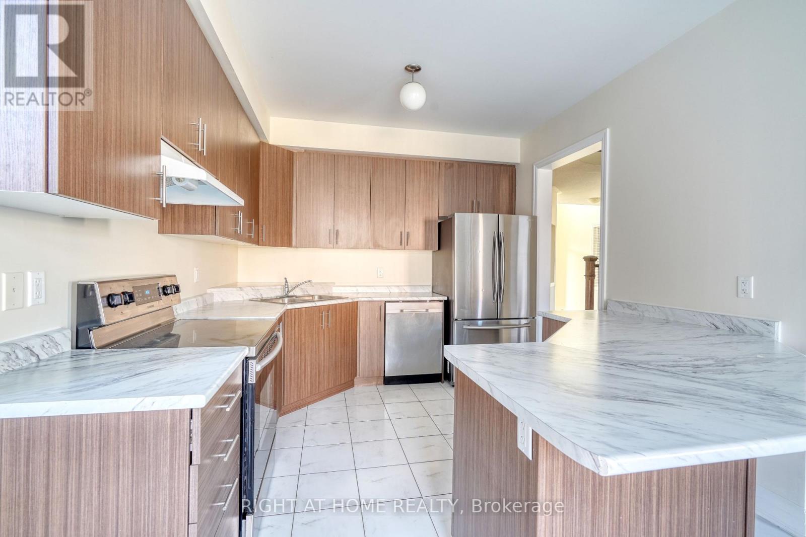 17 Mercury Avenue, Georgina, Ontario  L4P 0H1 - Photo 6 - N13177310