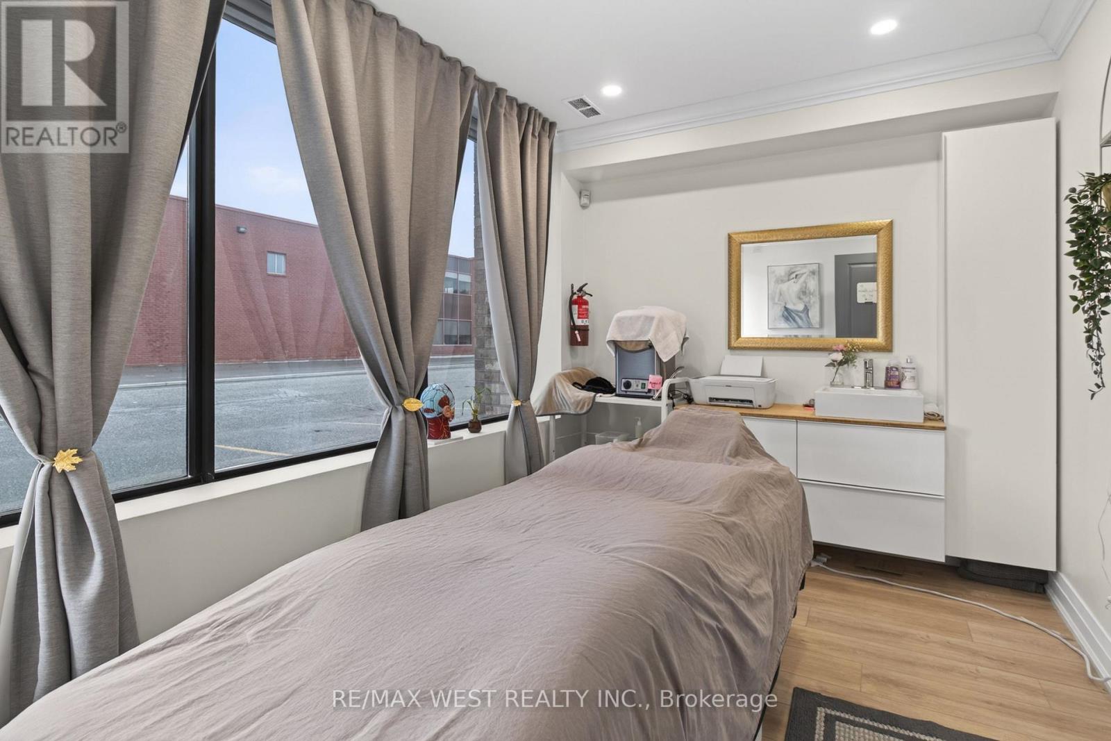 10 - 160 Cidermill Avenue, Vaughan, Ontario  L4K 4K5 - Photo 3 - N13177314