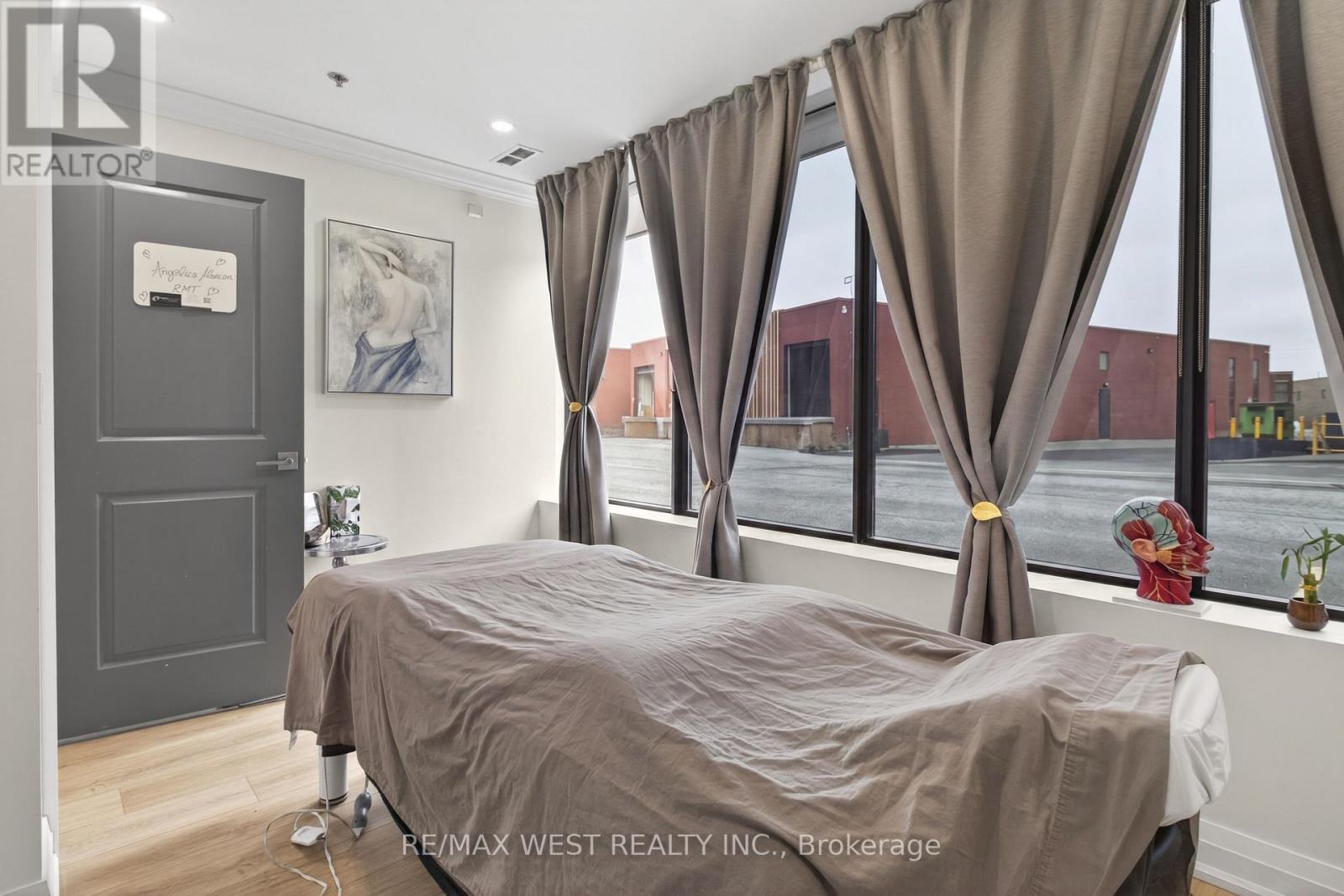 10 - 160 Cidermill Avenue, Vaughan, Ontario  L4K 4K5 - Photo 4 - N13177314