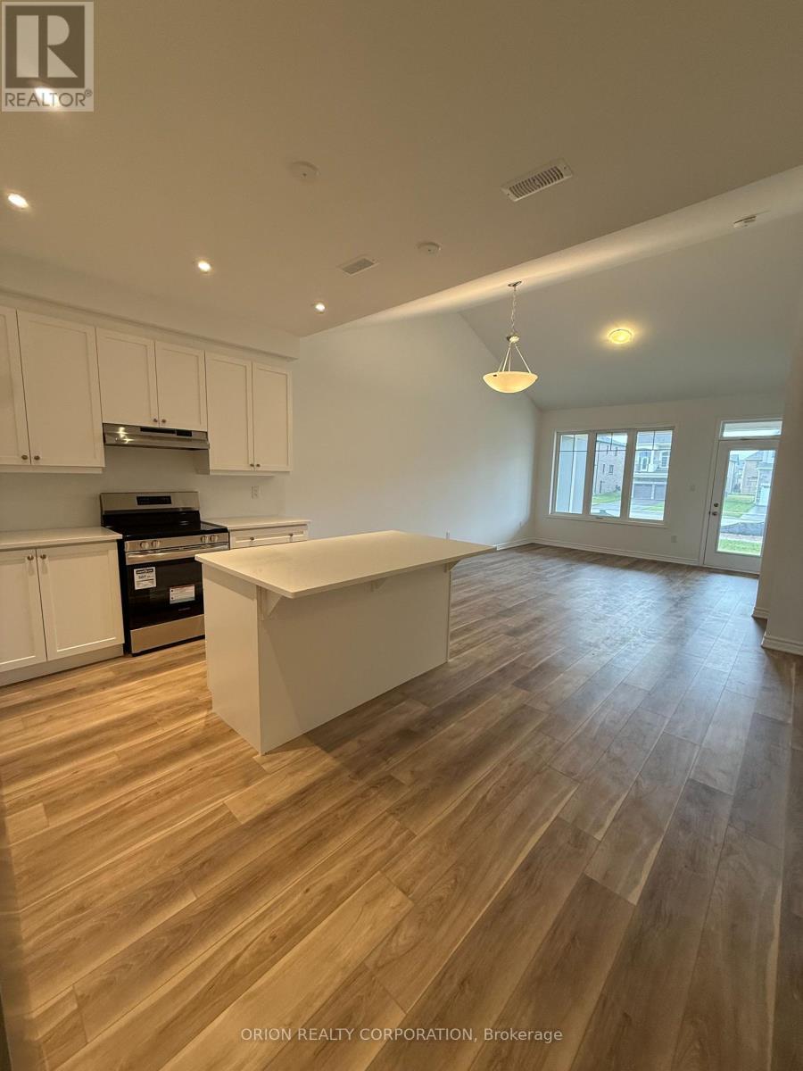 706 Sargeant Place, Innisfil, Ontario  L9S 0S9 - Photo 2 - N13177340