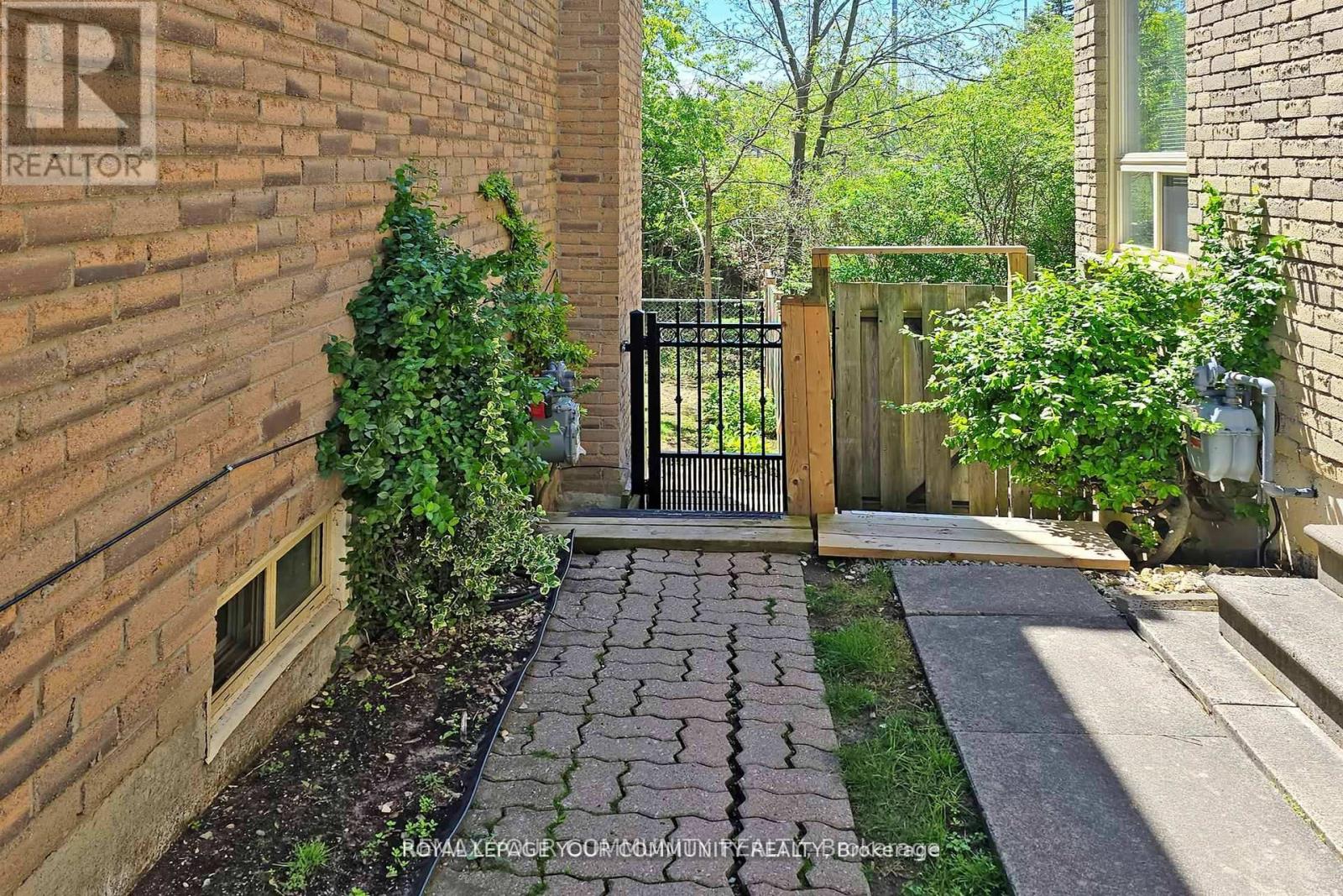 Lower - 52 Eleanor Circle, Richmond Hill, Ontario  L4C 6K7 - Photo 34 - N13177372