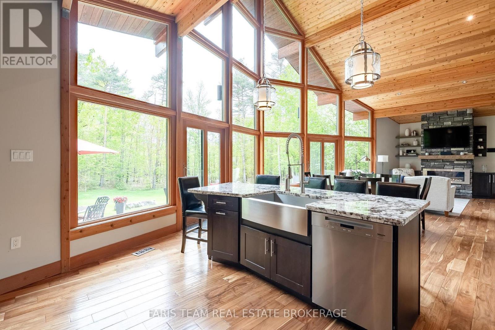 22 Houben Crescent, Oro-Medonte, Ontario  L0L 1T0 - Photo 9 - S13177388