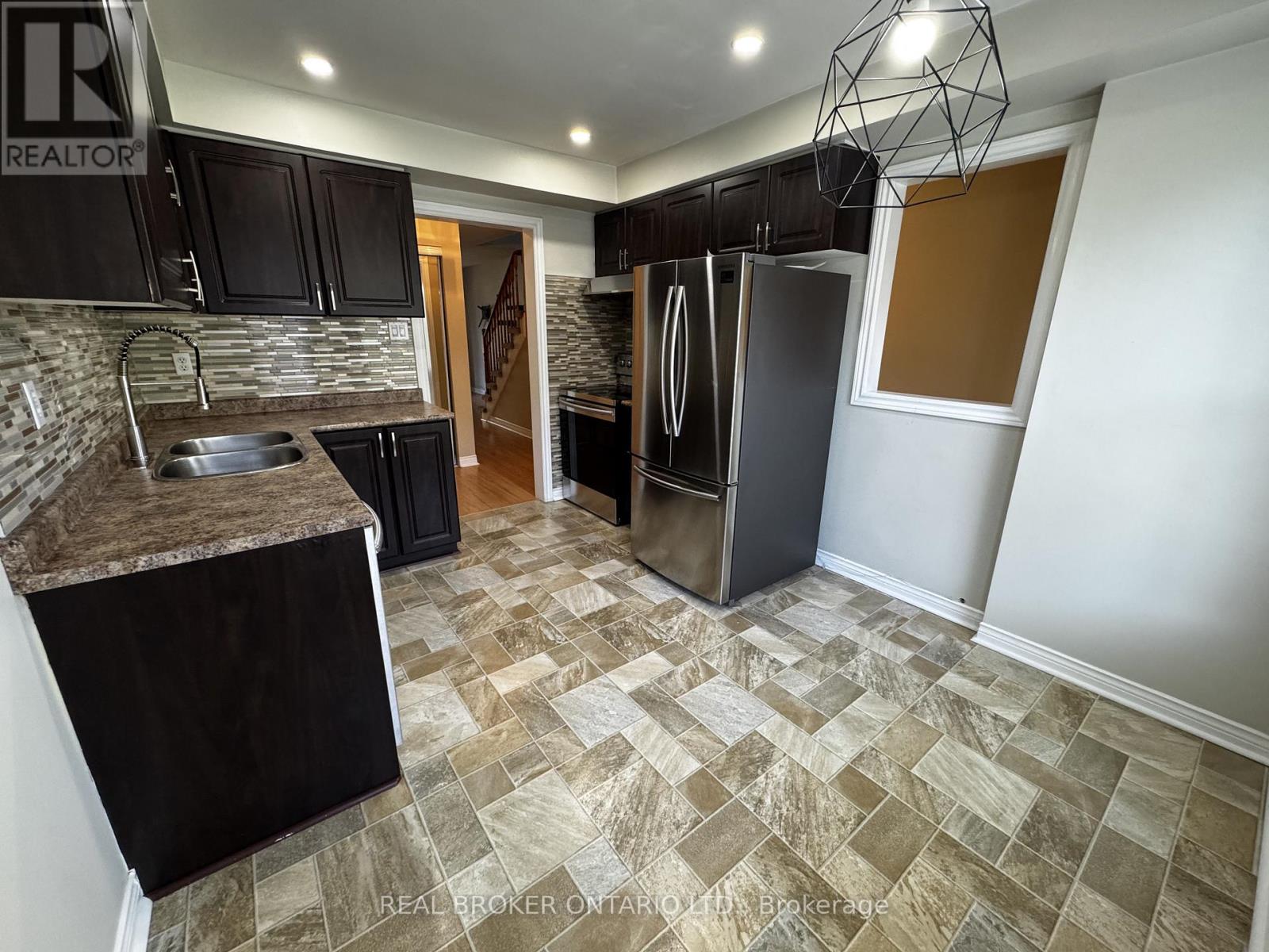 72 WYATT LANE S, Aurora, Ontario