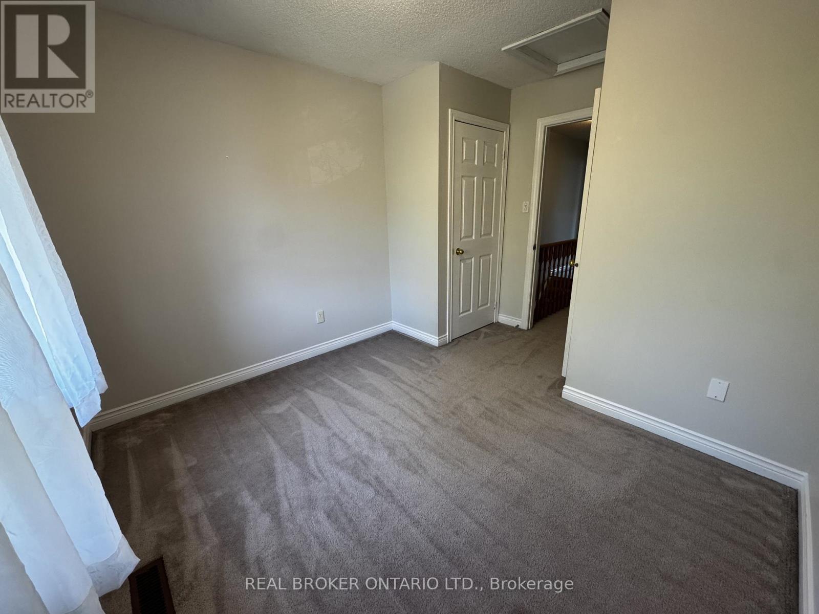 72 Wyatt Lane S, Aurora, Ontario  L4G 7E4 - Photo 12 - N13177006