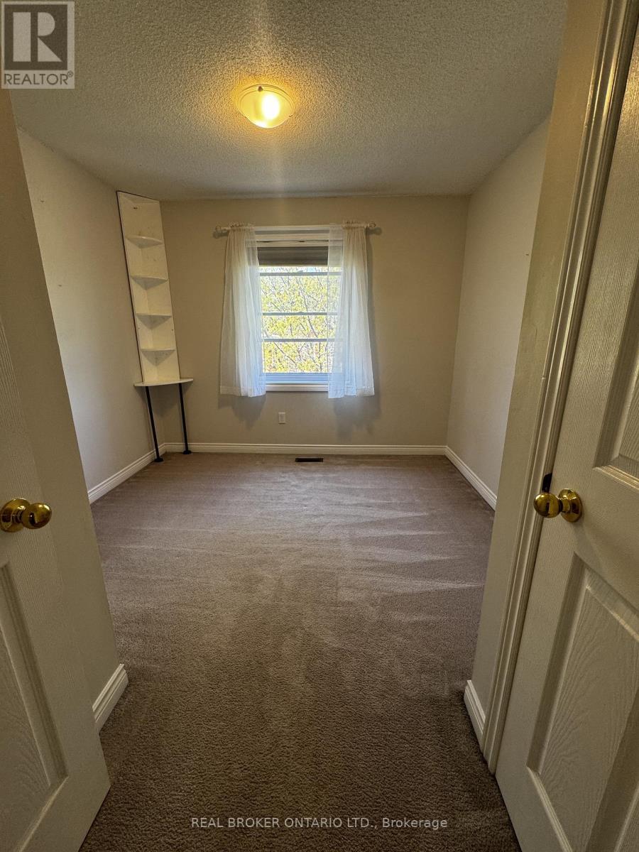 72 Wyatt Lane S, Aurora, Ontario  L4G 7E4 - Photo 11 - N13177006